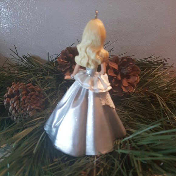 2013 Mattel Barbie Collectors Christmas Ornament Silver Dress in Box - Picture 5 of 12